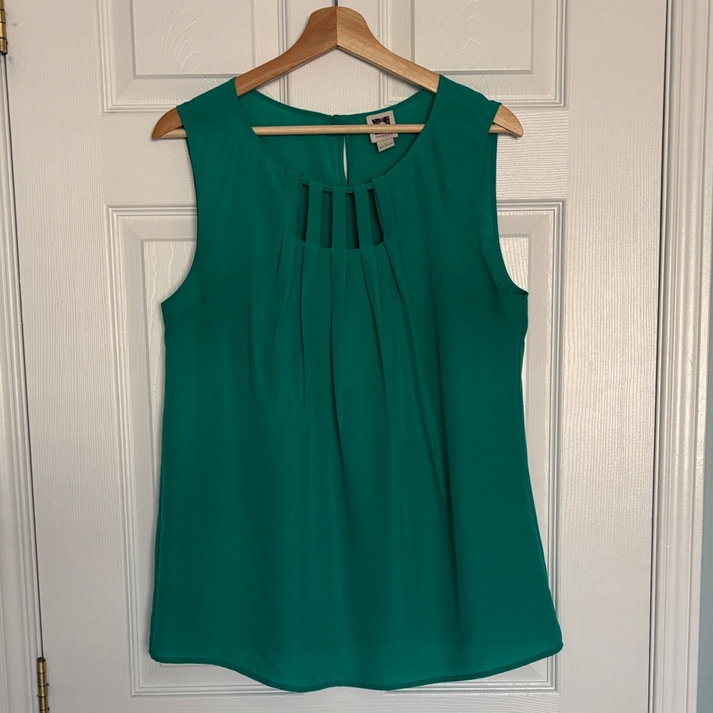 Anne Klein sleeveless blouse